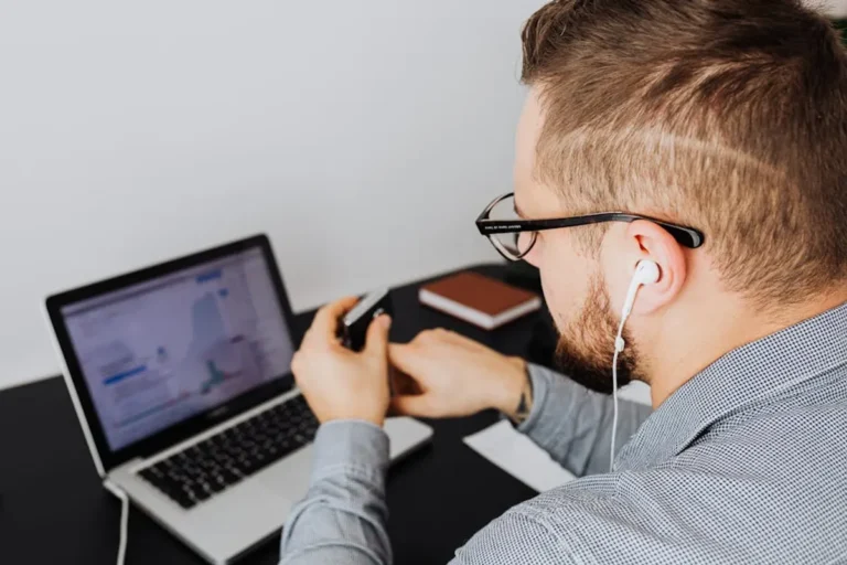 Bloggerstopics Review: What It Is, Features, Safety, and Alternatives