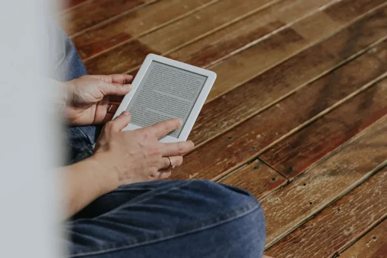 Reader intent around techslassh.com: informational, commercial, or navigational?