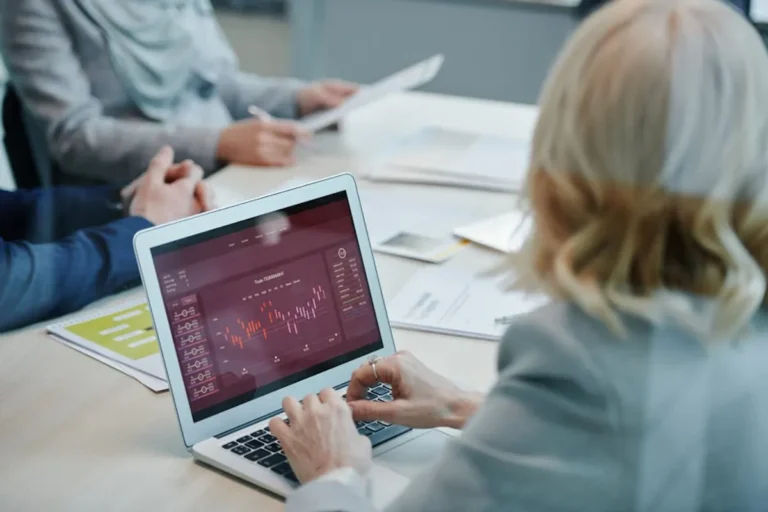 Truebusinessnews Review: What It Is, Features, Risks, and Alternatives